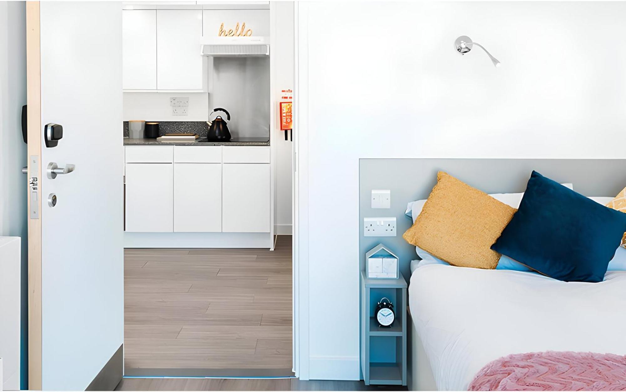 Chapter Lewisham Student Only, Cozy Budget With Shared Washroom Appartement