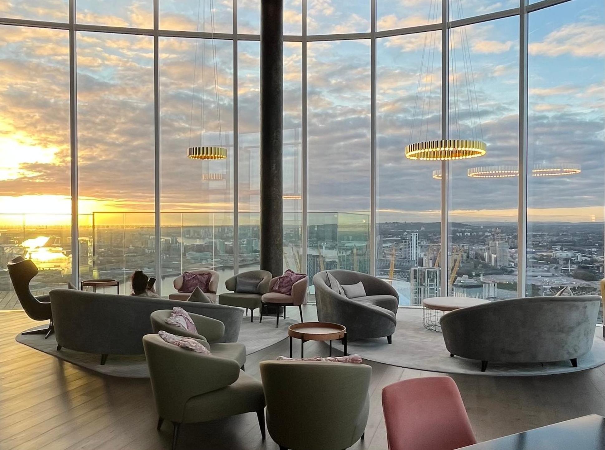 Apartment Luxury Modern 2 Bed Flat With Balcony And View - Canary Wharf Center *