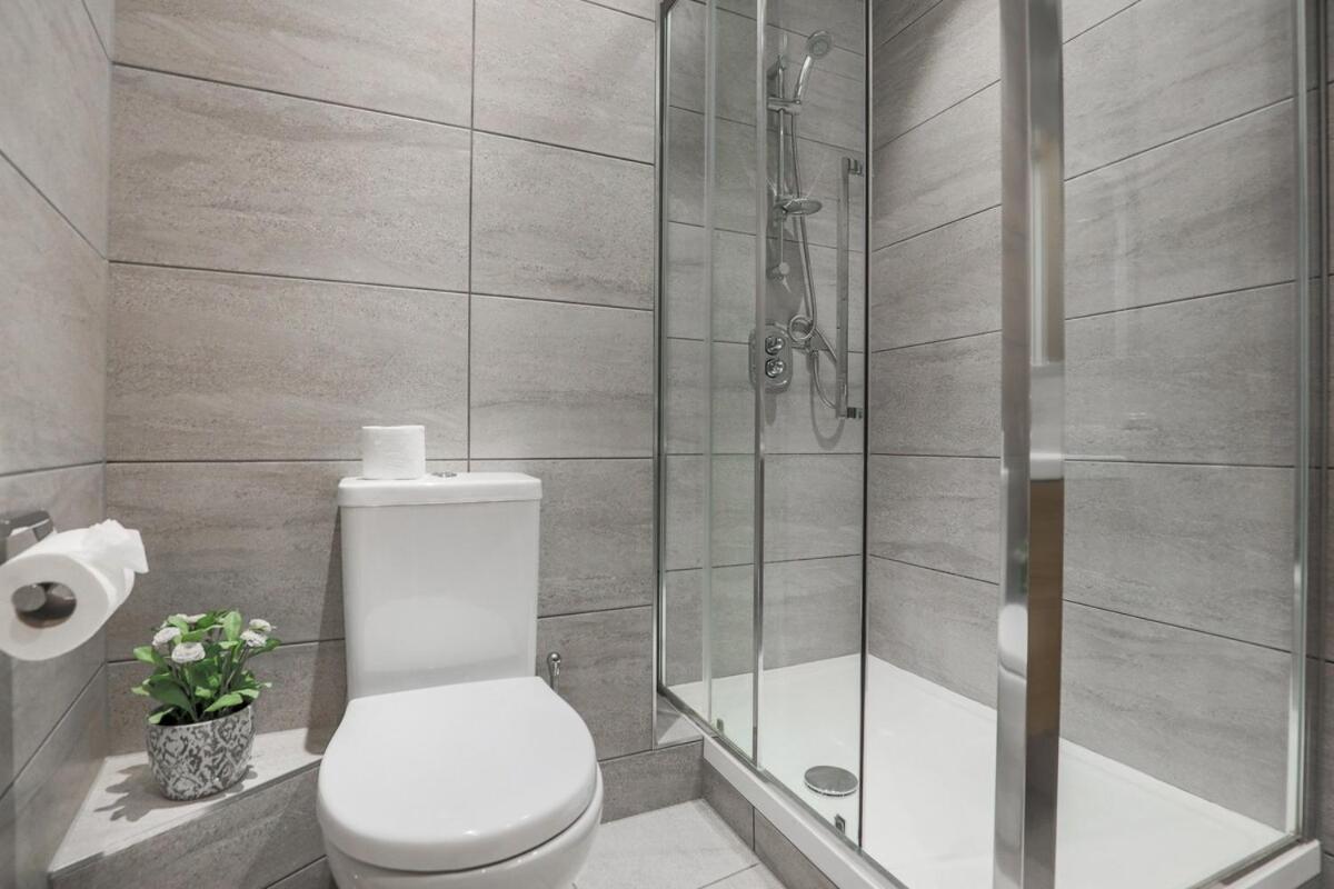 2bed Flat At Bridge With Shard Views & Lift Appartamento