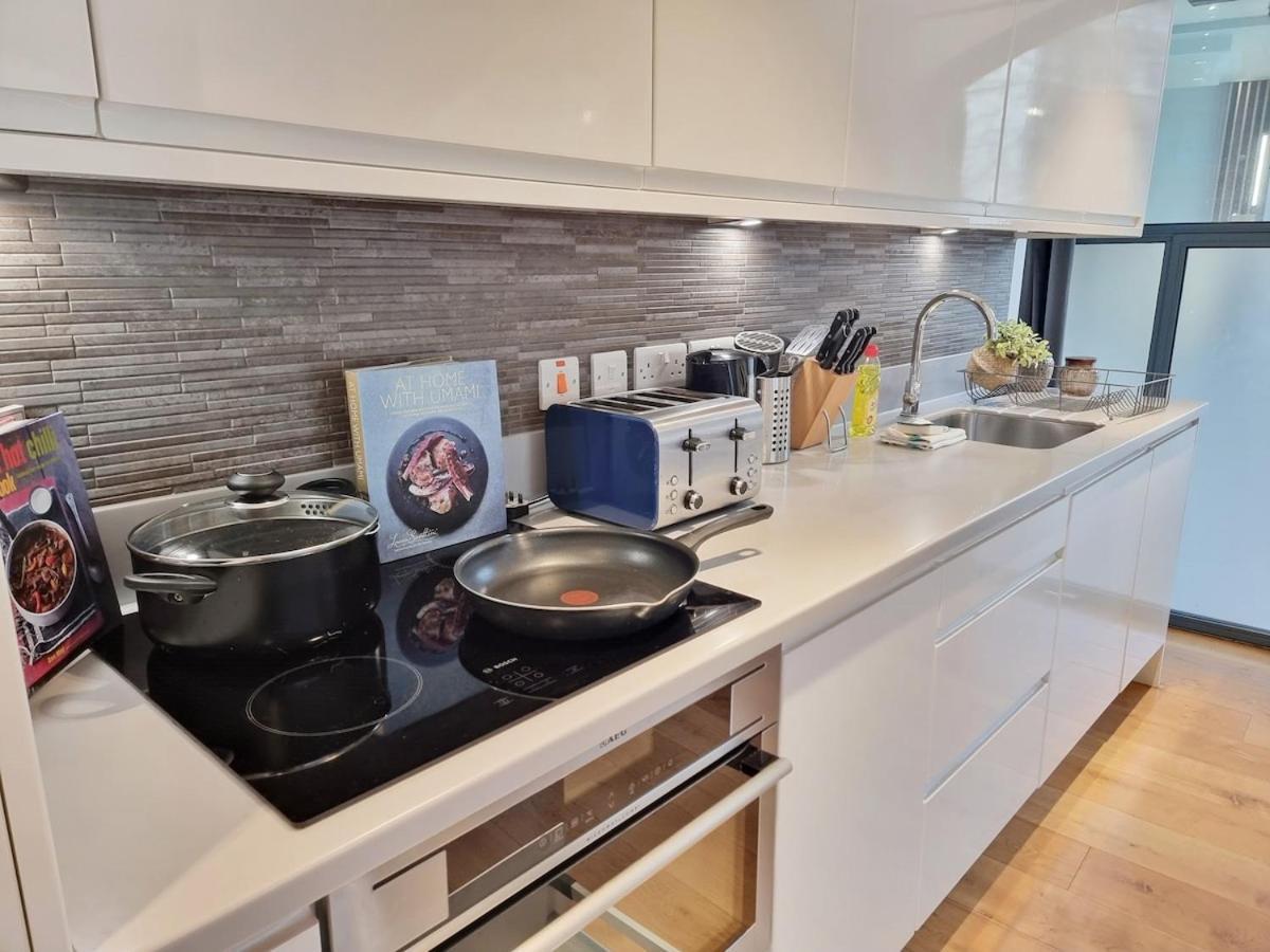 2bed Flat At Bridge With Shard Views & Lift Londra