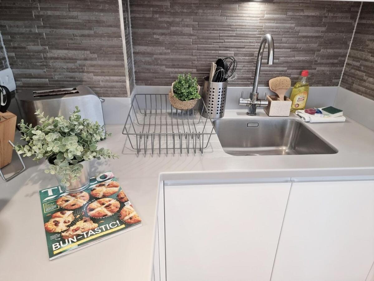 Appartamento 2bed Flat At Bridge With Shard Views & Lift