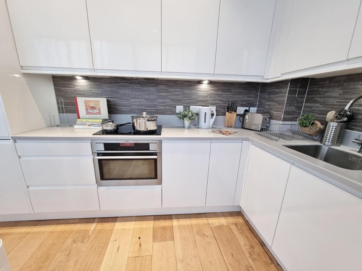 2bed Flat At Bridge With Shard Views & Lift Appartamento