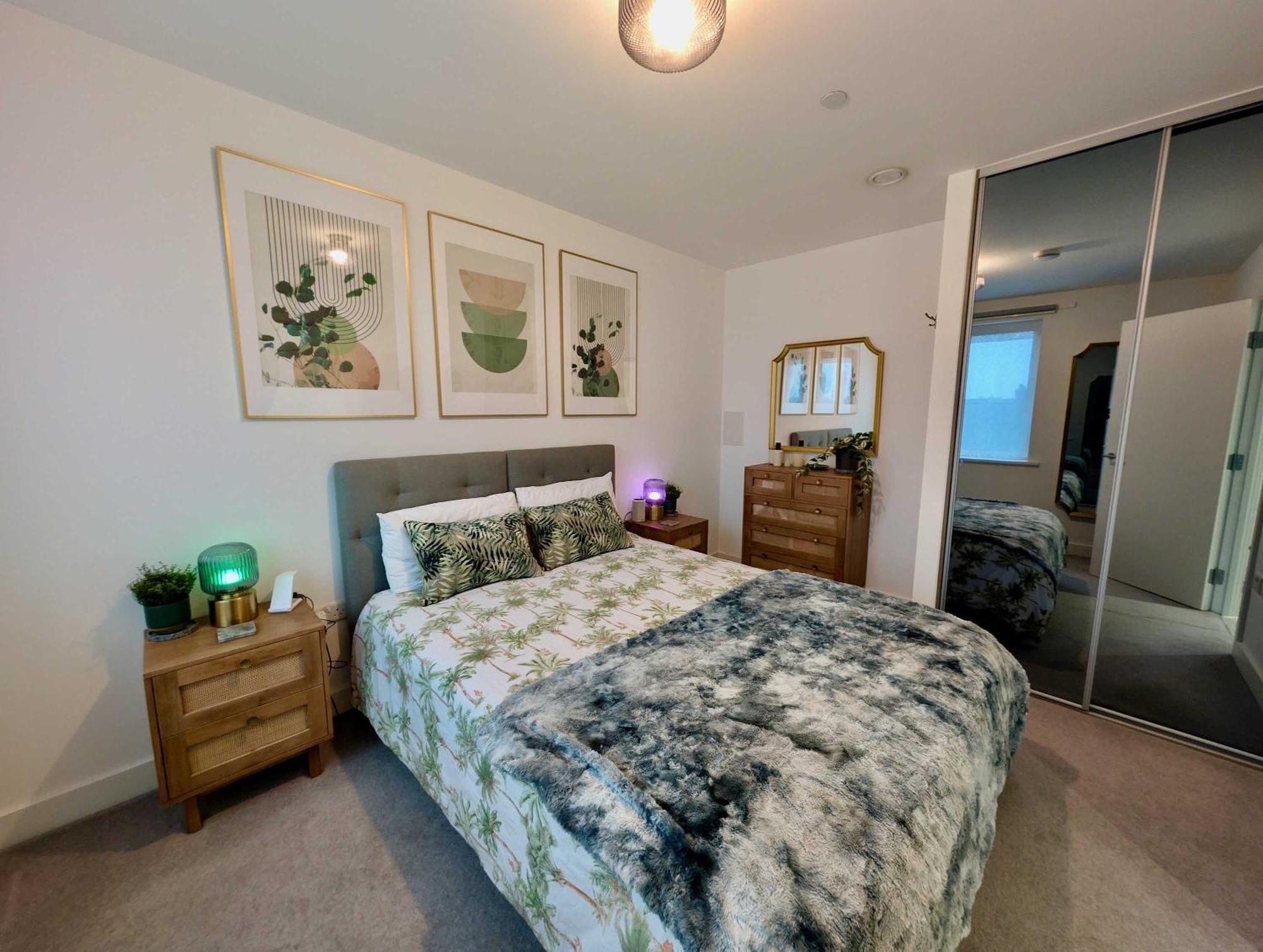 Apartment Charming Flat With Balcony In London