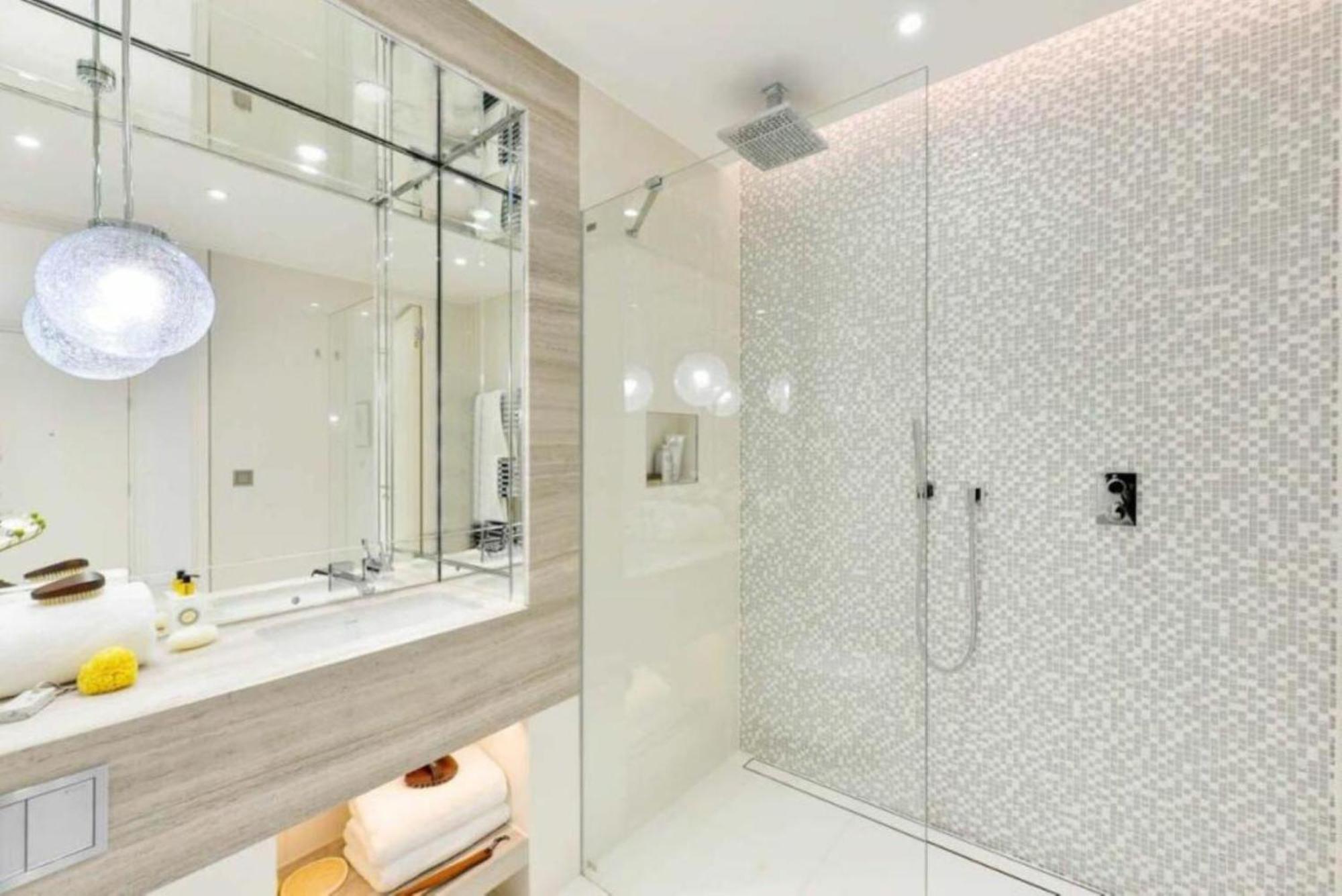 Luxury Riverside Penthouse 2000sqft Apartment *