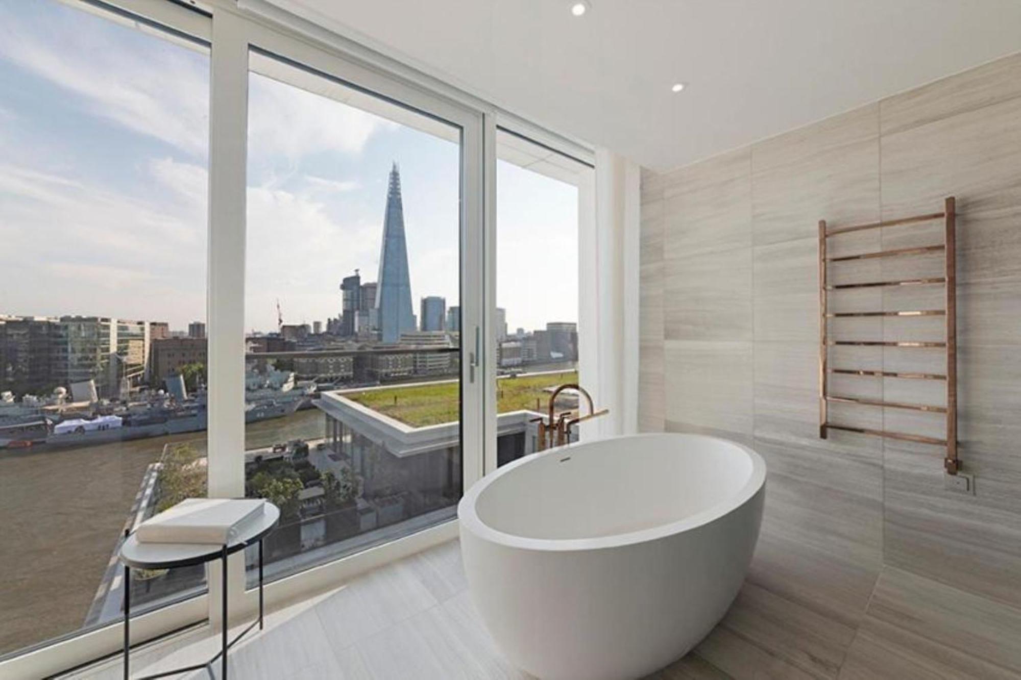 Luxury Riverside Penthouse 2000sqft Apartment London