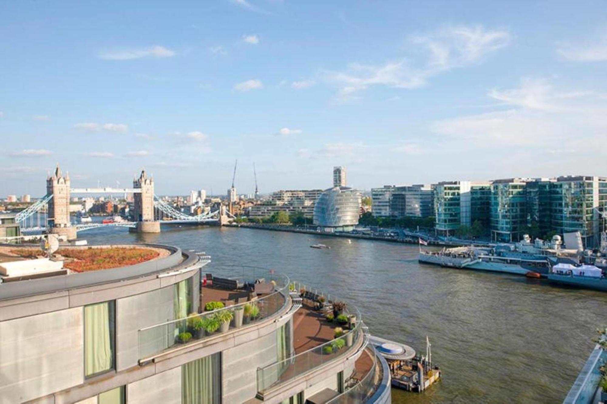 Apartment Luxury Riverside Penthouse 2000sqft *