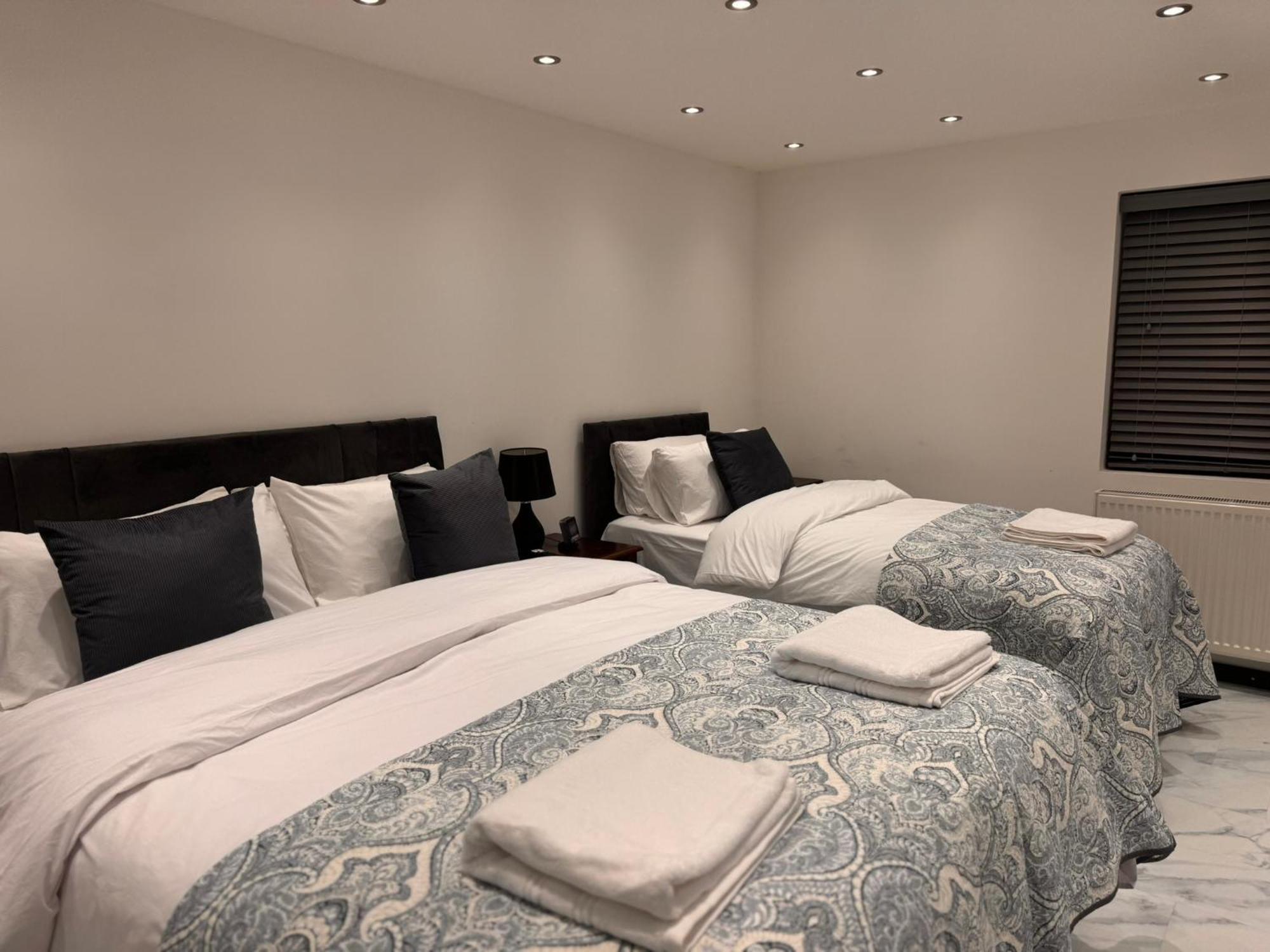 Lejlighed Modern House E15 Stratford - Sleeps 2 - 9, Fast Links To London, Near O2, Greenwich & Olympic Park, Child-friendly Garden, Free Parking
