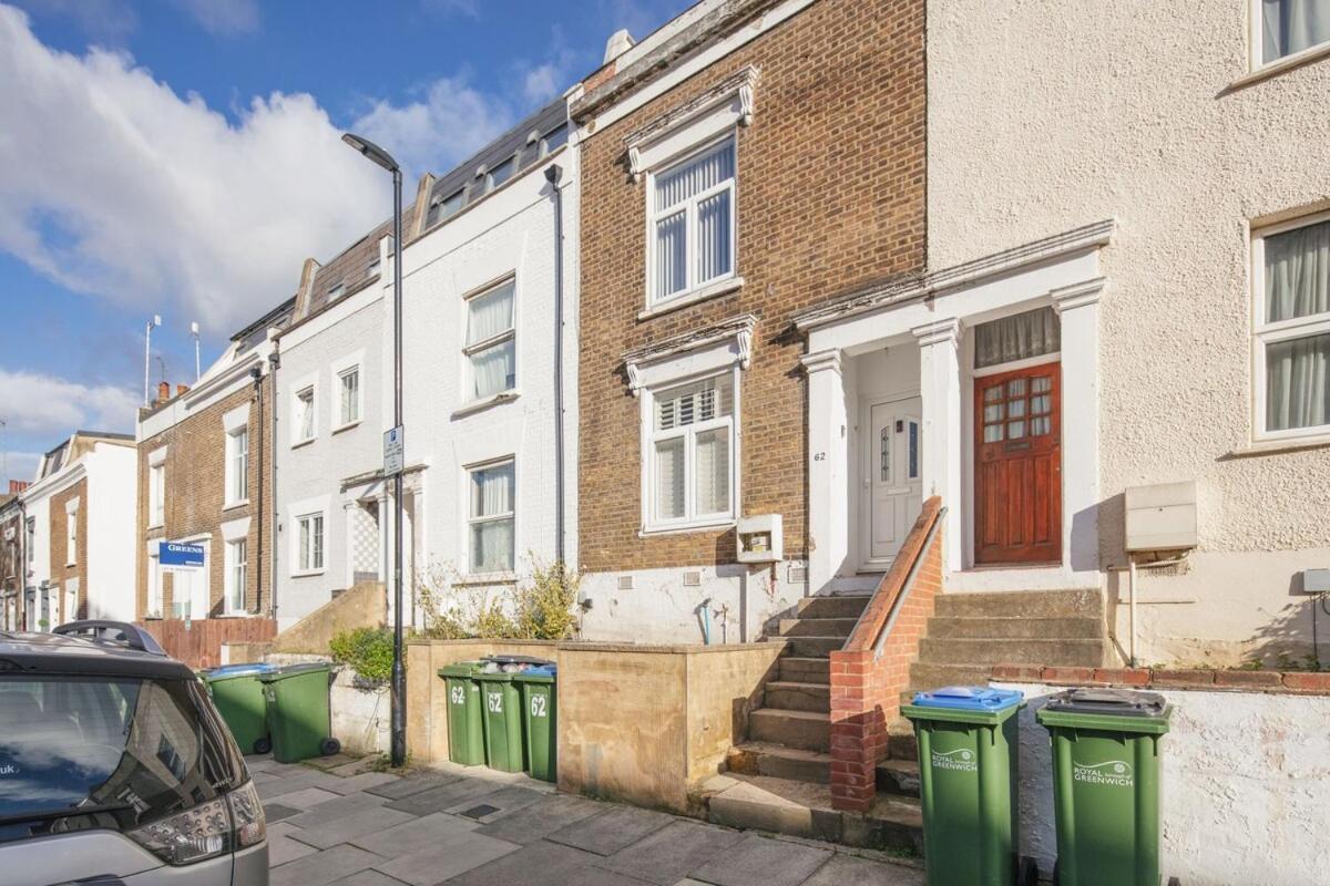 Spacious 3 Bedroom With Ps5 And Pool Table Near O2 Arena Canary Wharf And Elizabeth Line To Appartamento *