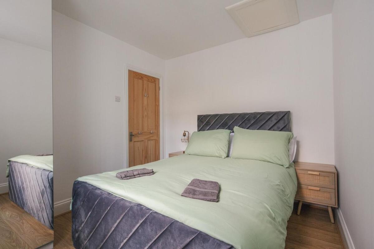 Appartamento Spacious 3 Bedroom With Ps5 And Pool Table Near O2 Arena Canary Wharf And Elizabeth Line To *