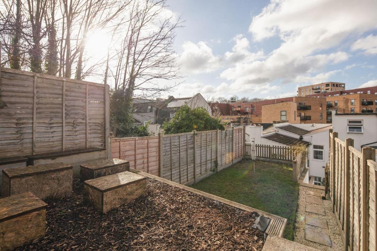 Appartamento Spacious 3 Bedroom With Ps5 And Pool Table Near O2 Arena Canary Wharf And Elizabeth Line To