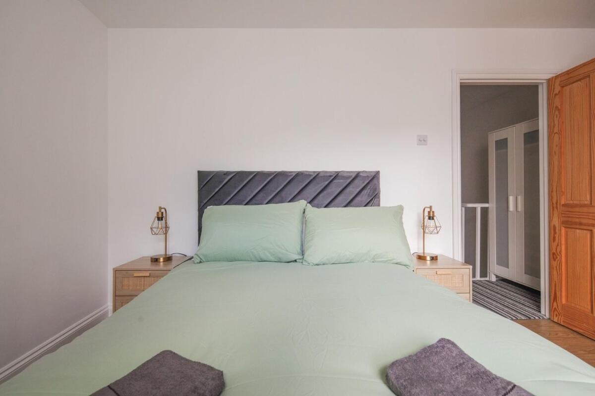 Appartamento Spacious 3 Bedroom With Ps5 And Pool Table Near O2 Arena Canary Wharf And Elizabeth Line To