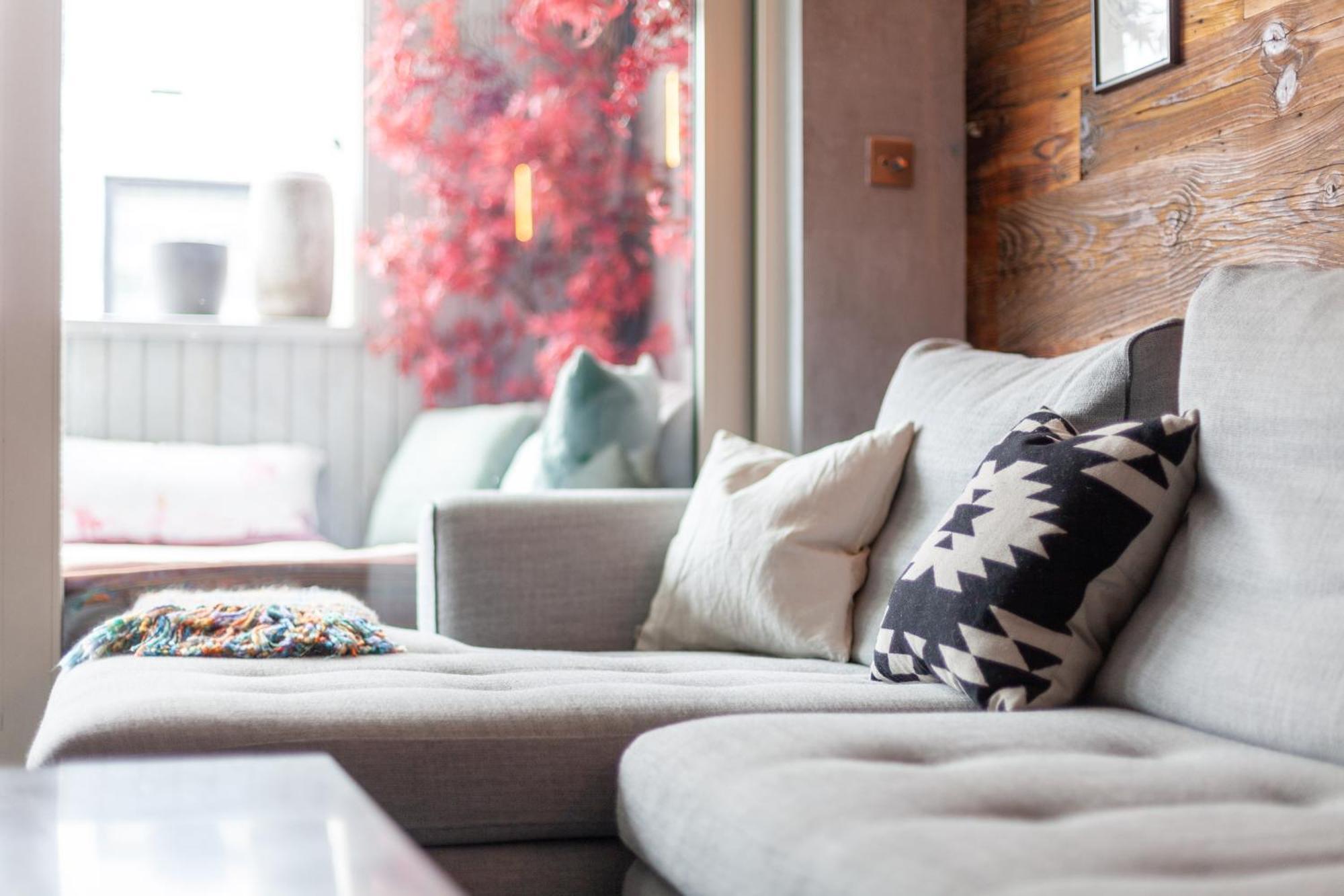 Charming 3br Shoreditch Duplex Loft With Balconies * Londra