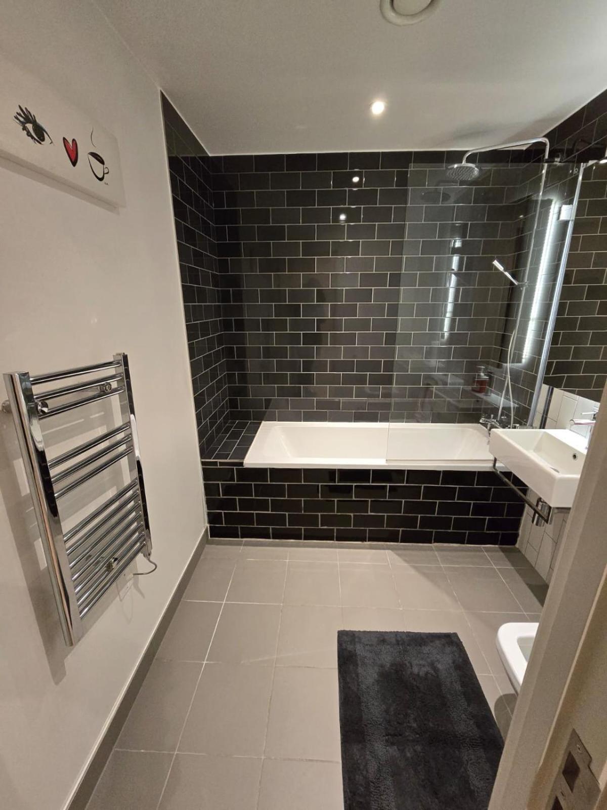 Private Private Toilet Excel Airport Royal Wharf Accommodatie bij particulieren *