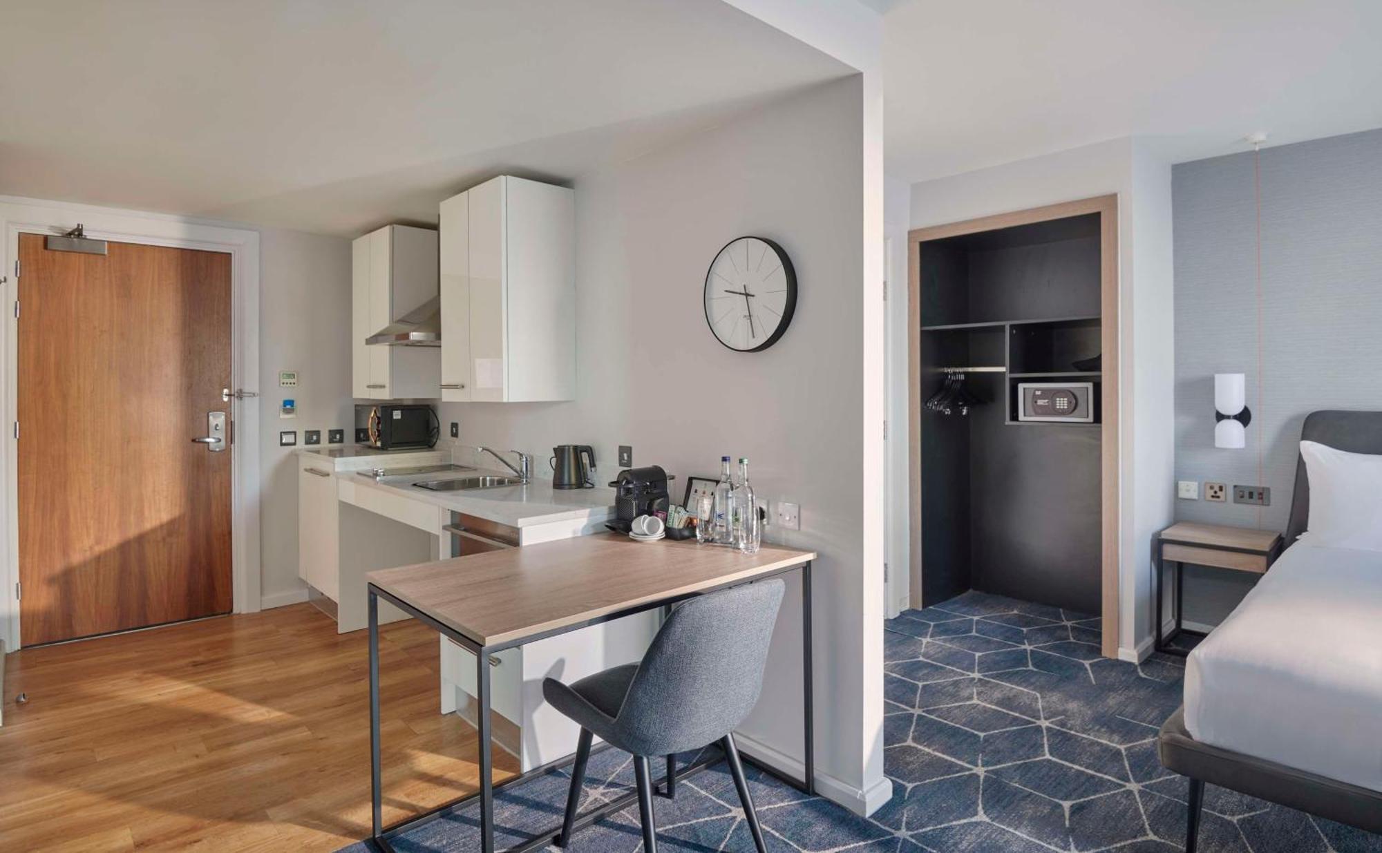 Hyatt House Stratford 4*