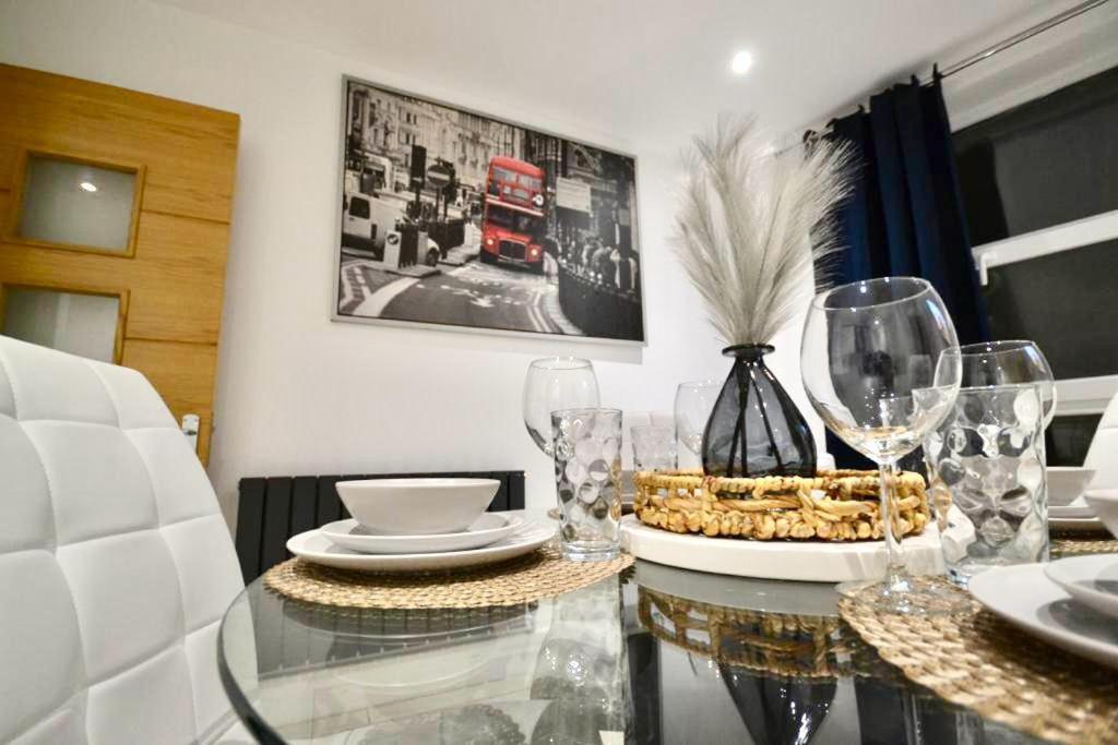 Stylish 2 Bedrooms Flat In Tower Bridge * London