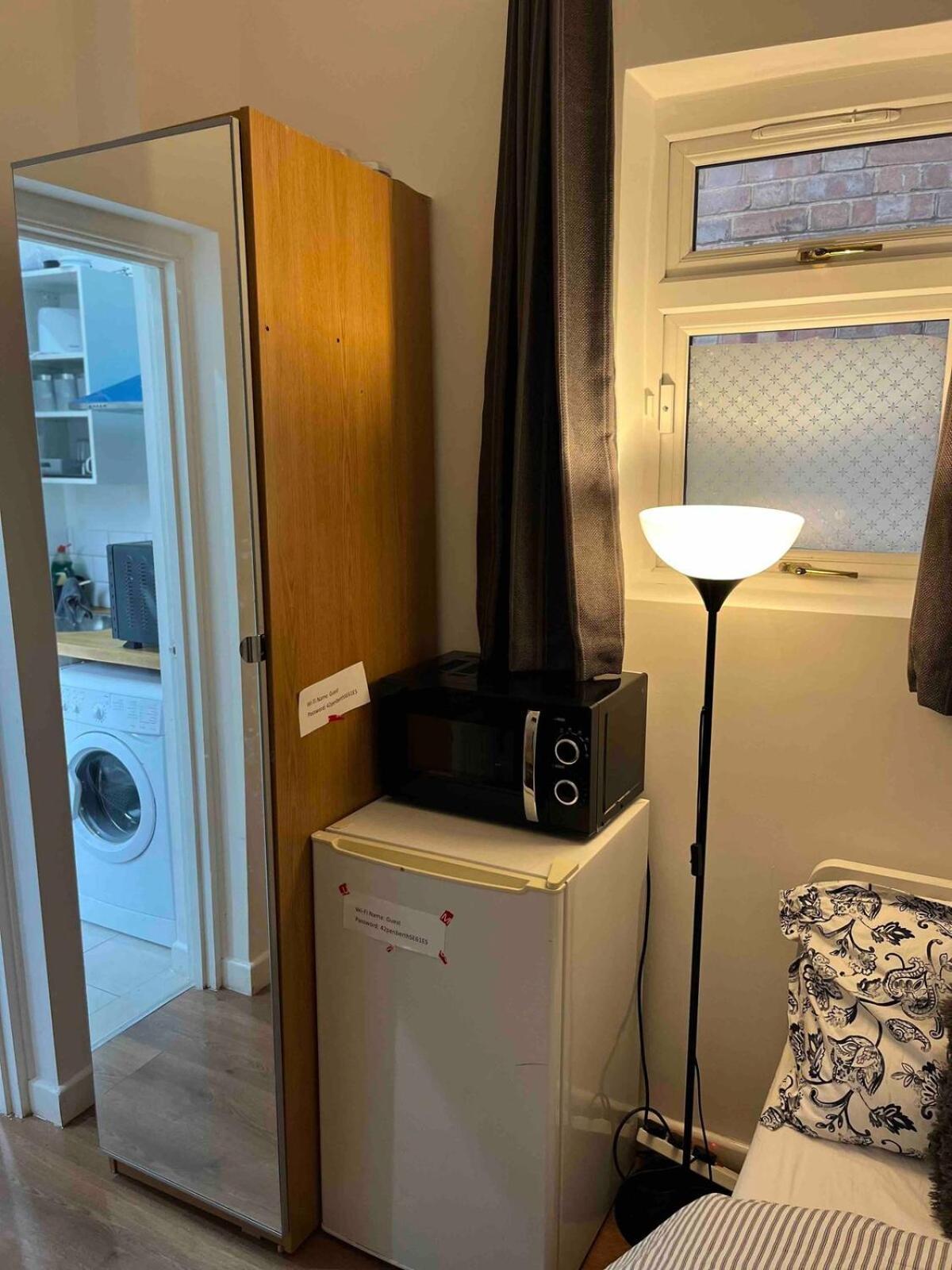 Flat With Private Entrance * London