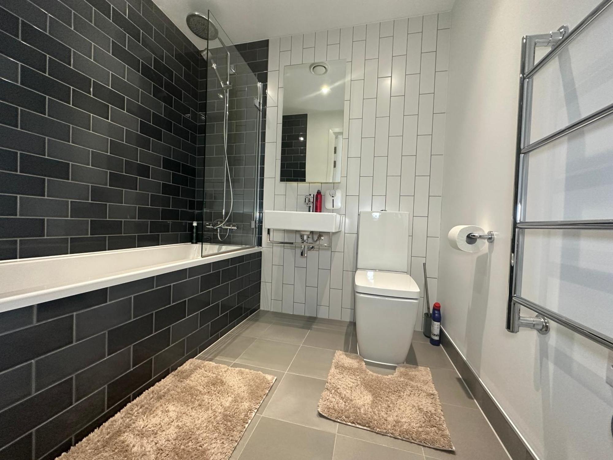 Private Private Toilet Excel Airport Royal Wharf * Londen