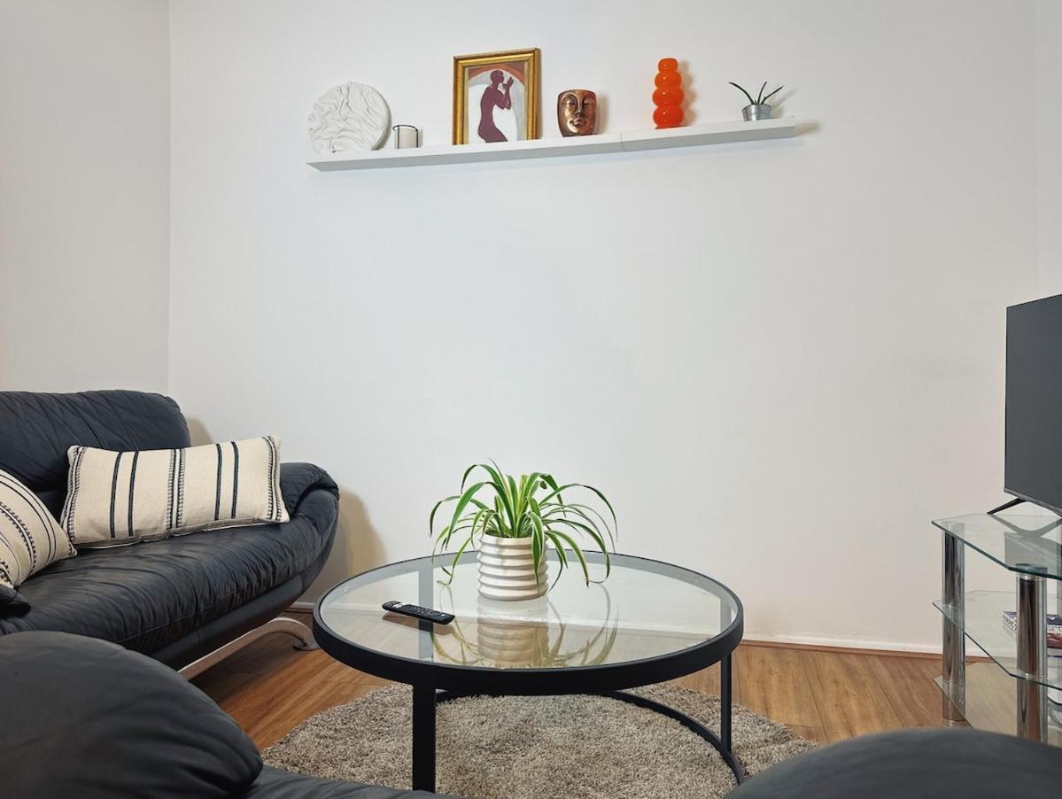Apartment New Large 2 Bed Flat In
