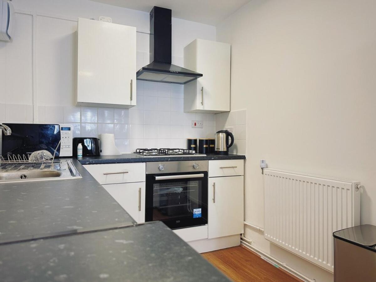 Apartment New Large 2 Bed Flat In