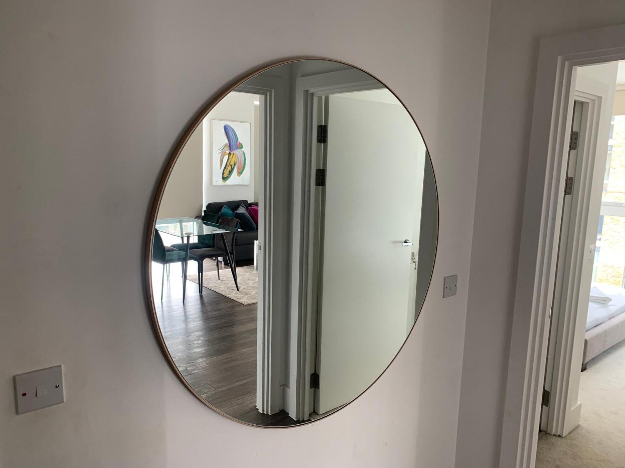 Lejlighed Lovely 1bed Flat 10mins To Canary Wharf & Parking London