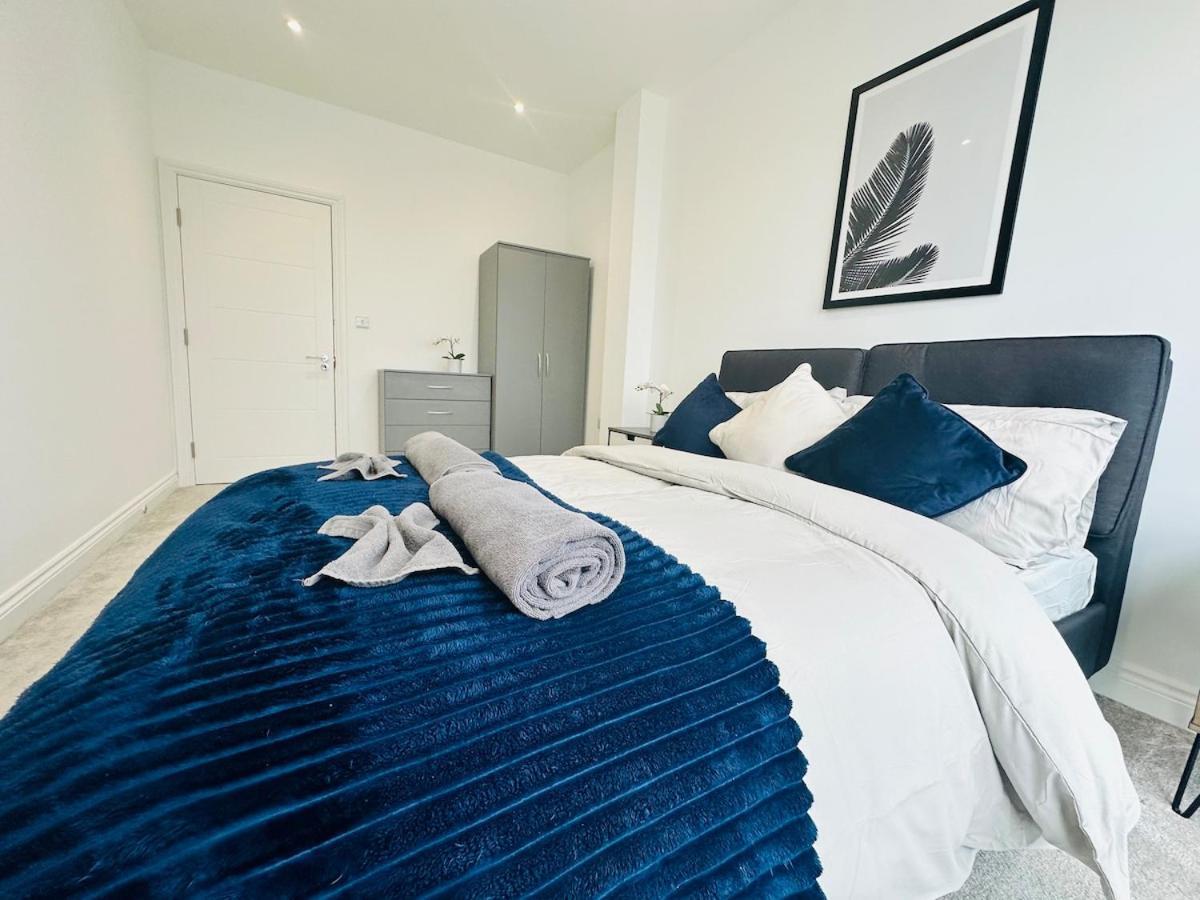 Apartment Spacious Close To Major Station London