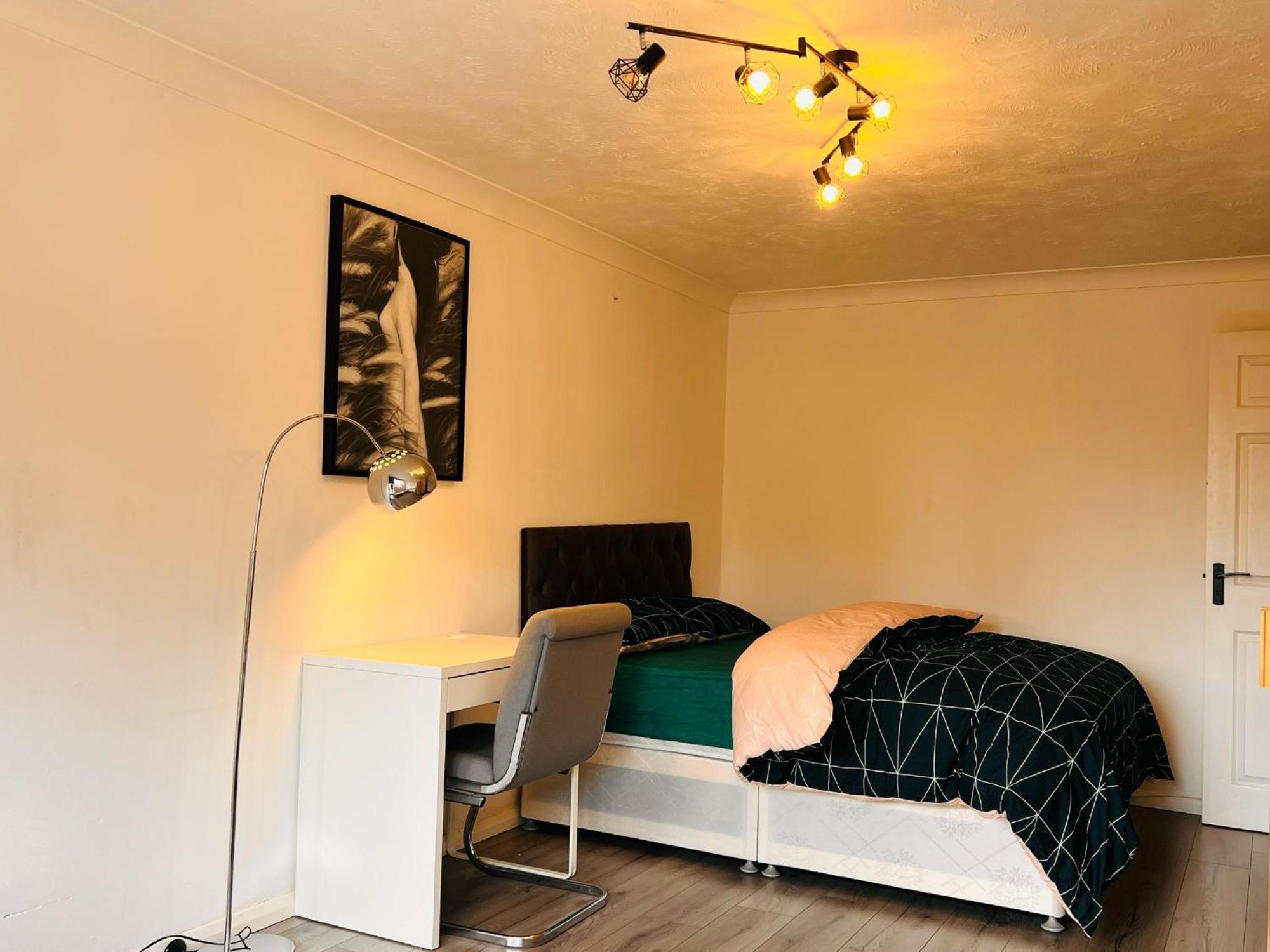 Appartement Charming 3-bedroom, Bow, *