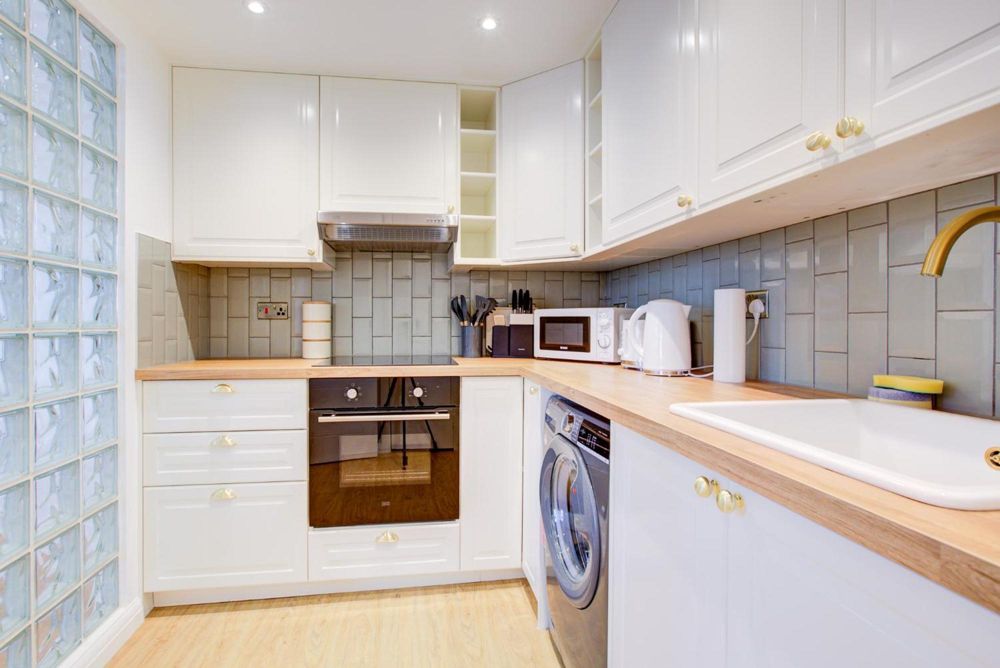 Contemporary 2-bedroom In Wanstead, * Londra