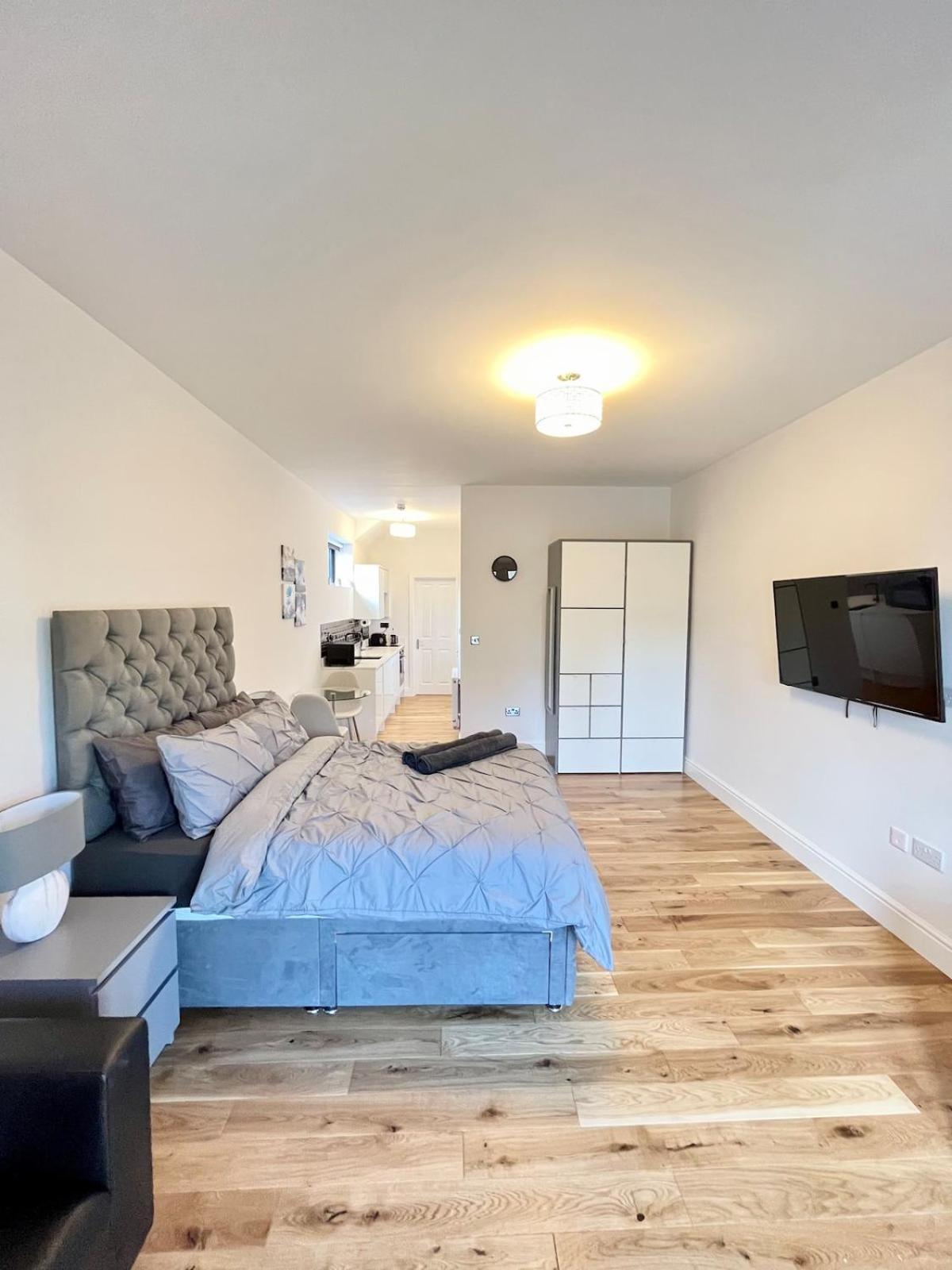 Luxury In East Apartment