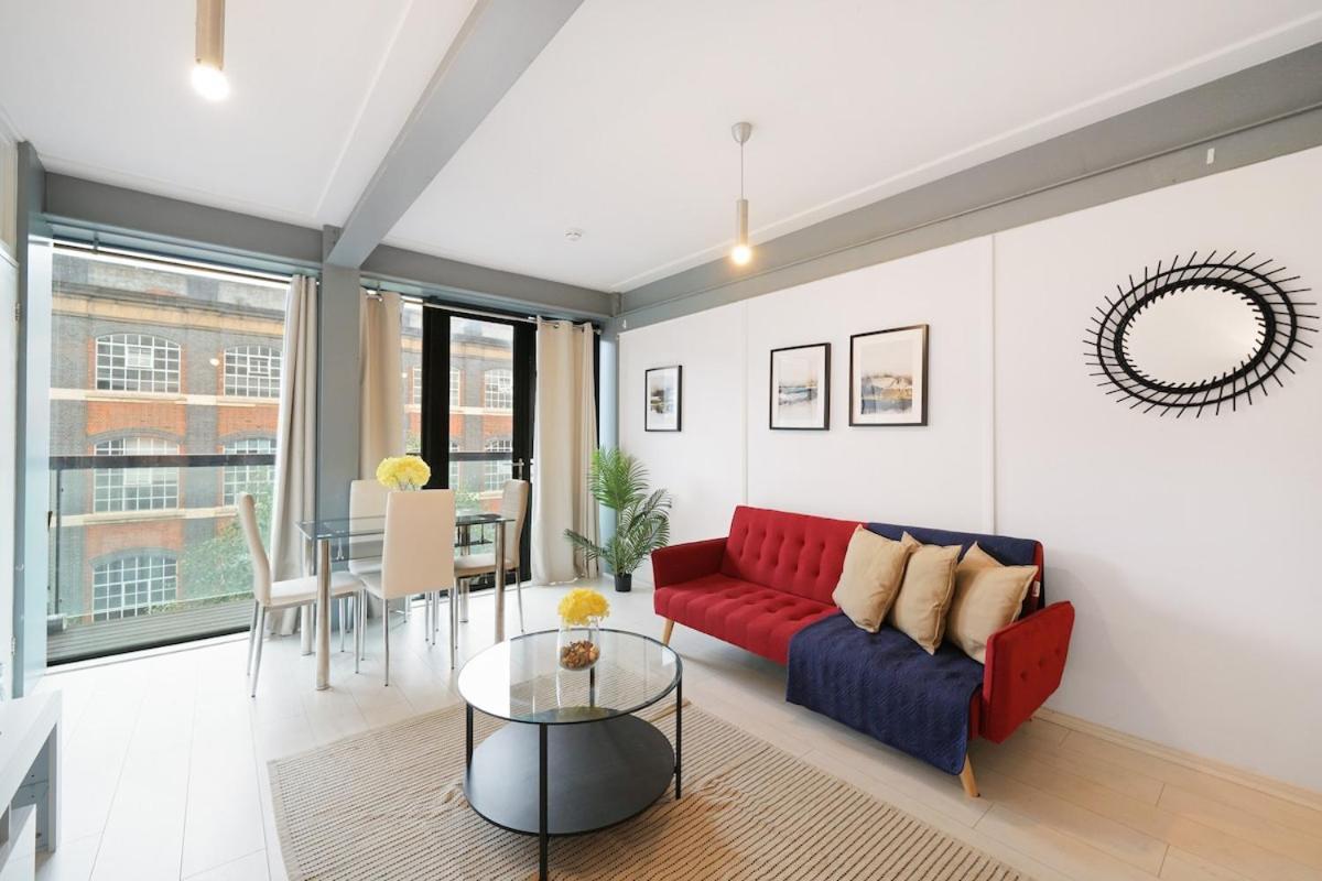Apartment Modern 2-bed With Balcony In Stratford London