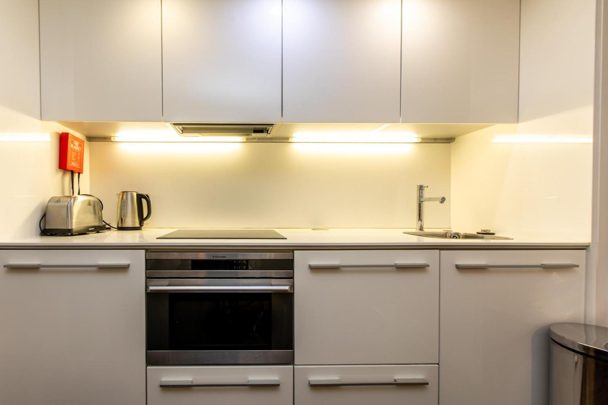 Modern 1br Flat, 2min Tube Lägenhet *