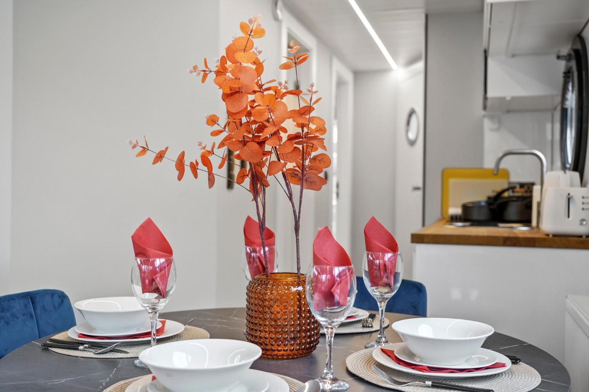 Bateau-hôtel Unique Water In - Sleeps 6