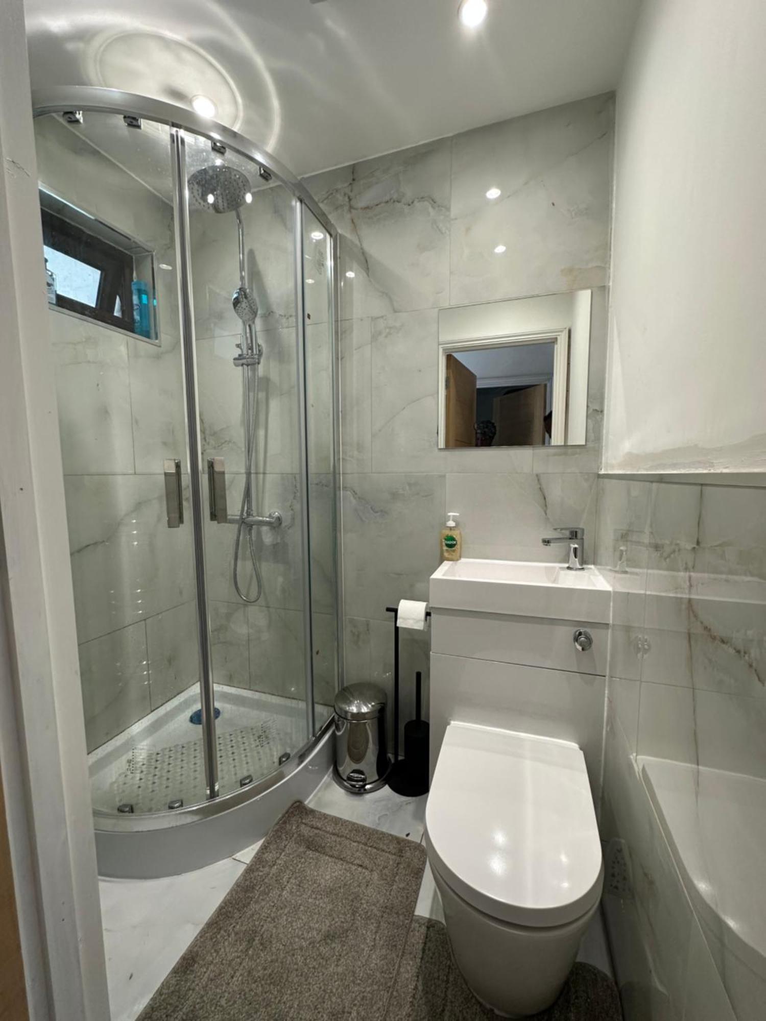 7 Venus Road 2 London