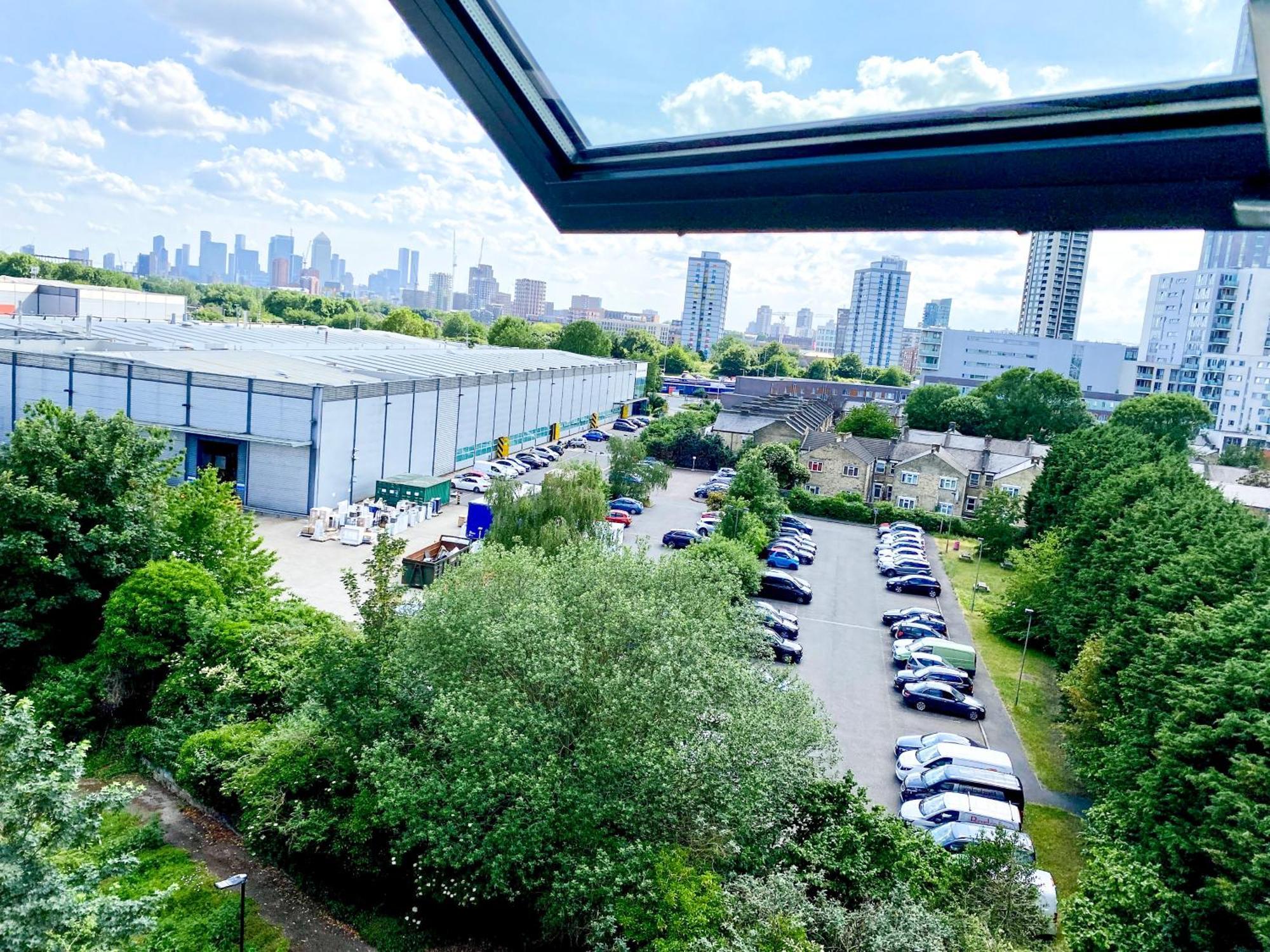 Aparthotel Deluxe Entire With 2x Bedrooms, 2x Bathrooms And A Big Living In The Olympic Park And Westfield At Stratford London