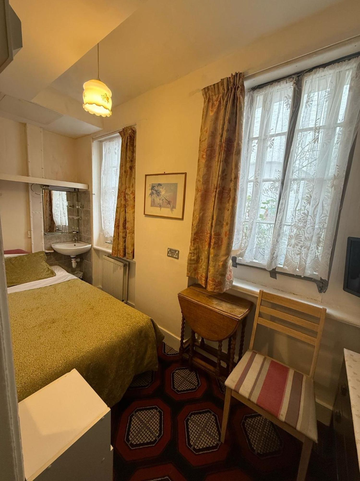 Europa House Hotel, Paddington 2*