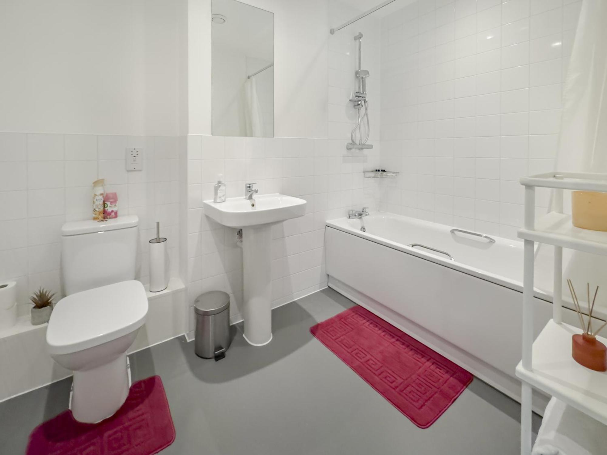 Greenwich With A River View & Balcony Near The 02 Arena & North Greenwich With Free Wifi & Fast Links Into