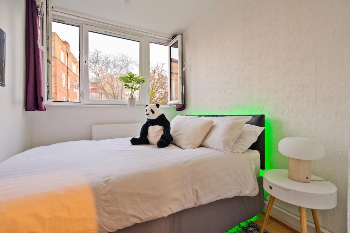 Lägenhet 3 Bedroom Prime Location Near Canary Wharf *