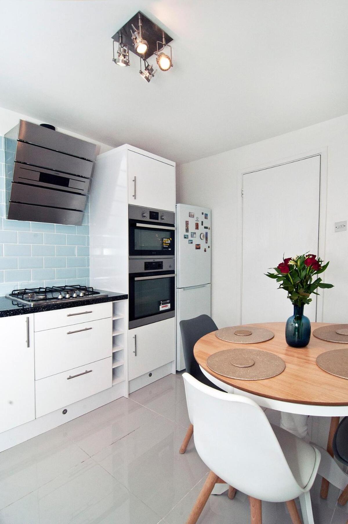 Luxurious Zone 2, One Stop Bridge! * London