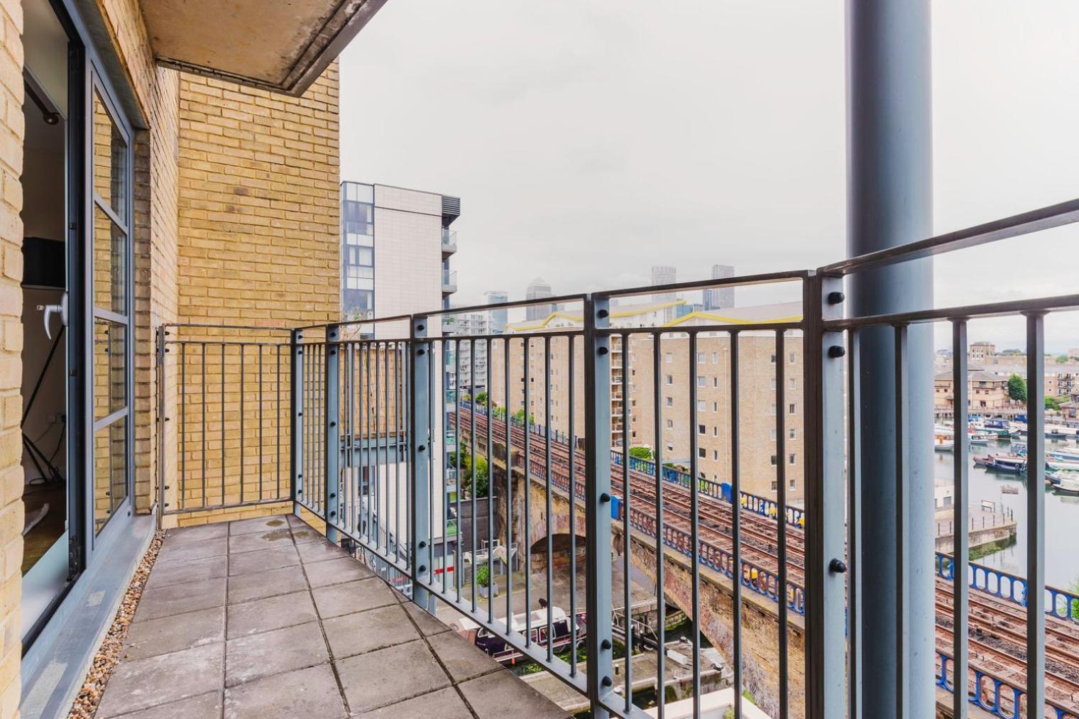 Blueground Limehouse Near Shopping Dining Lon-535 Appartement