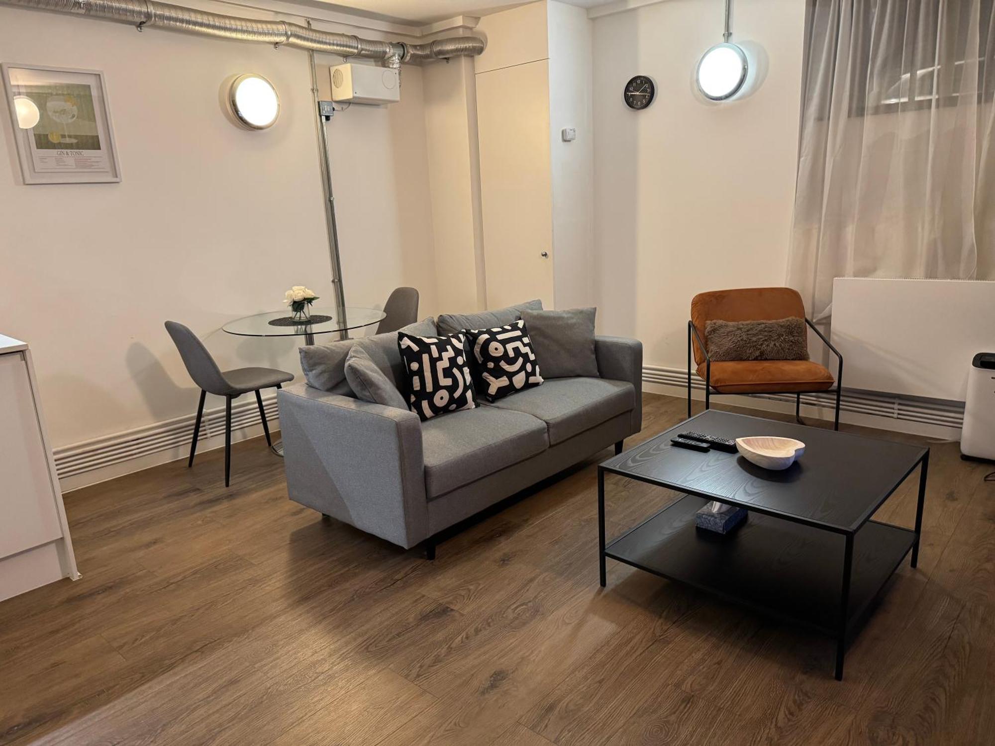 Stylish 1 Bed Flat In Dalston Junction London