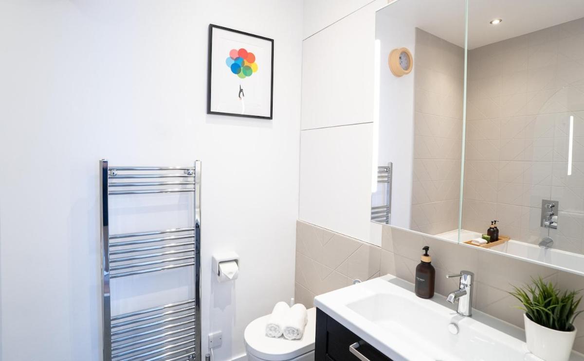 Excel - 2 Bedroom - Sleep 4 Lejlighed London
