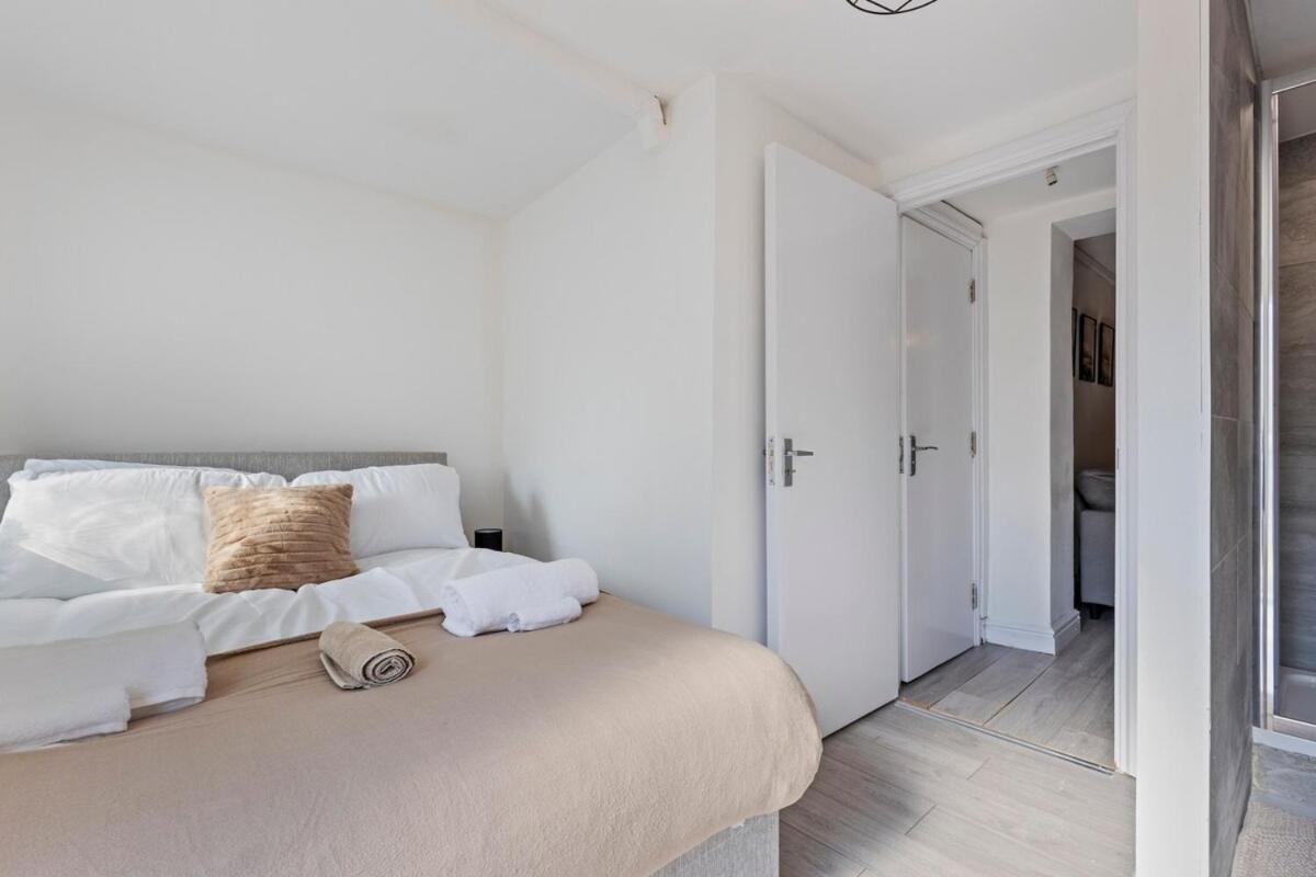 Stylish 3-bed Flat In Lewisham, Near Greenwich * London
