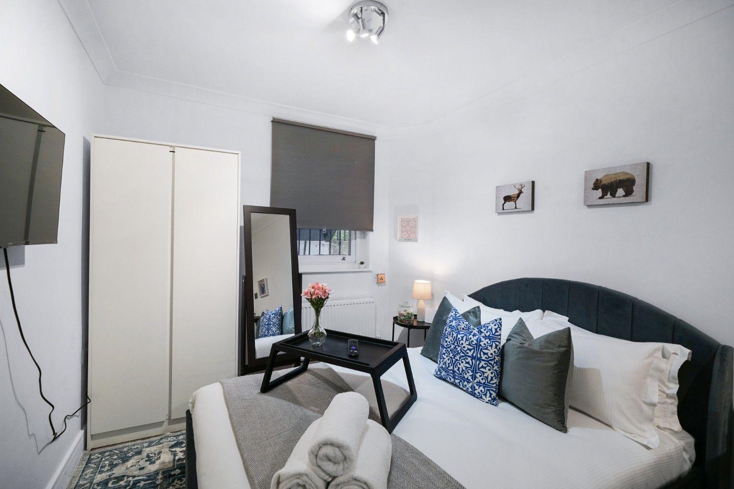 Affordable Studio, 1, 2 And 3 Bed In E14 Apartment