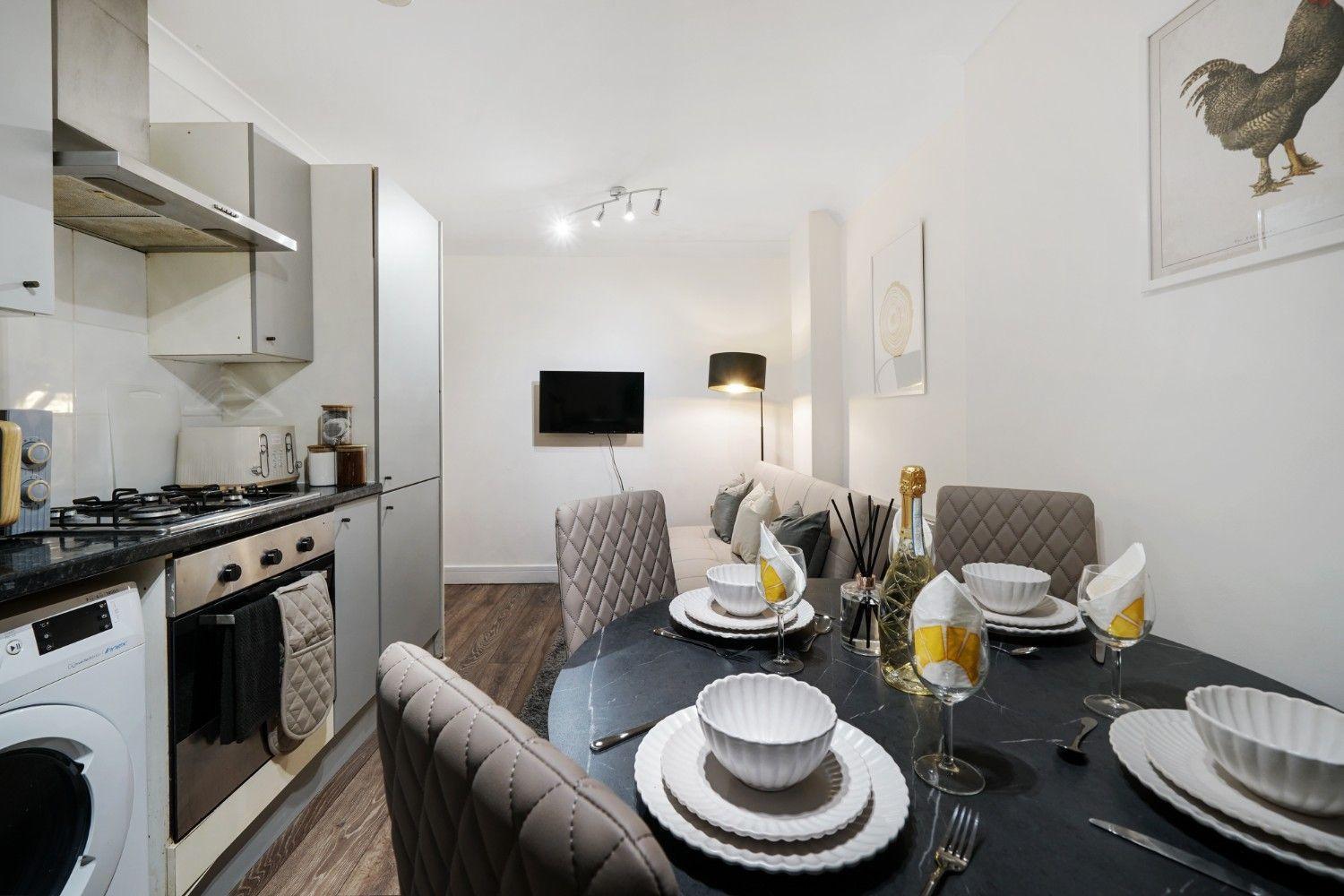 Affordable Studio, 1, 2 And 3 Bed In E14 Apartment London