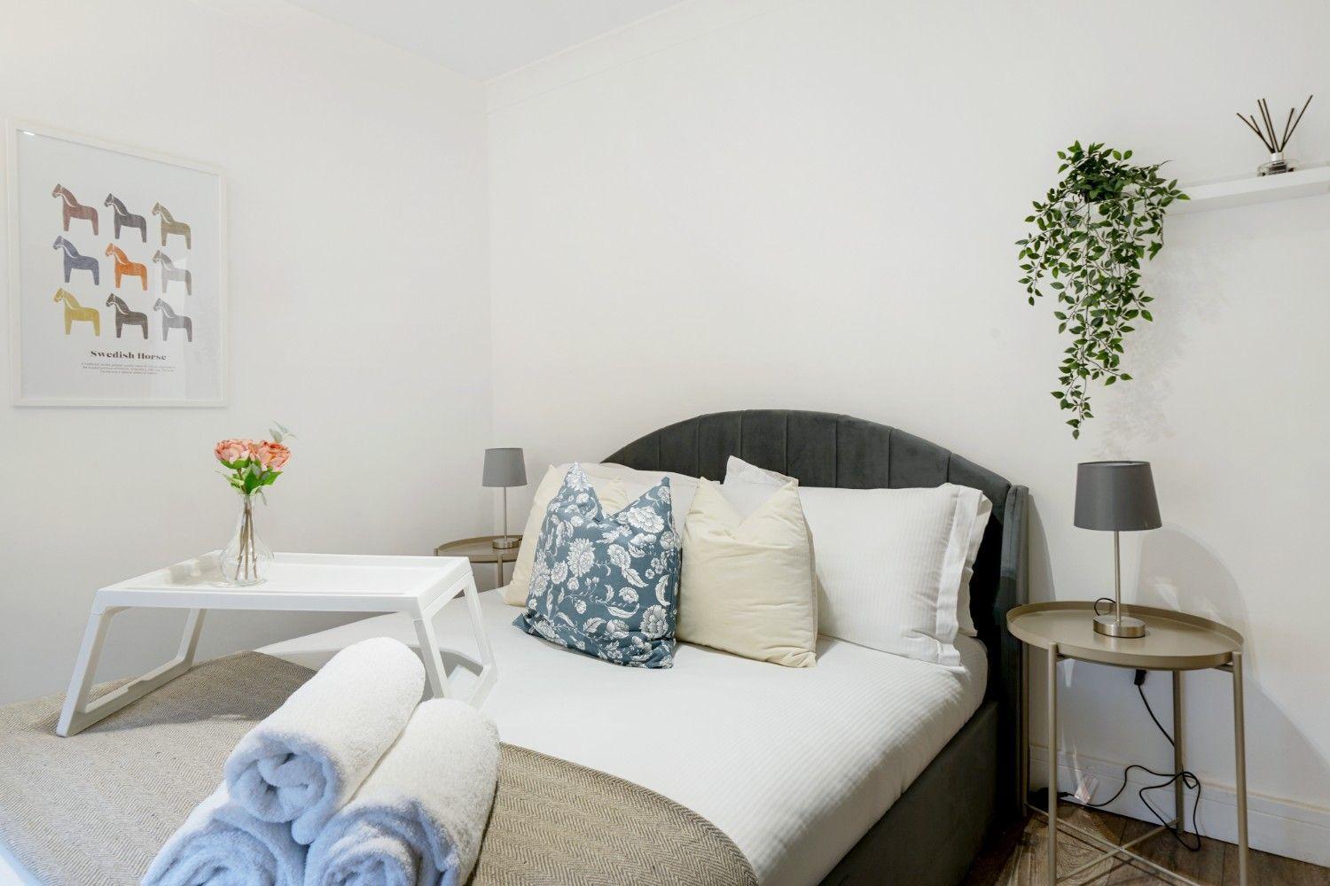 Affordable Studio, 1, 2 And 3 Bed In E14 London
