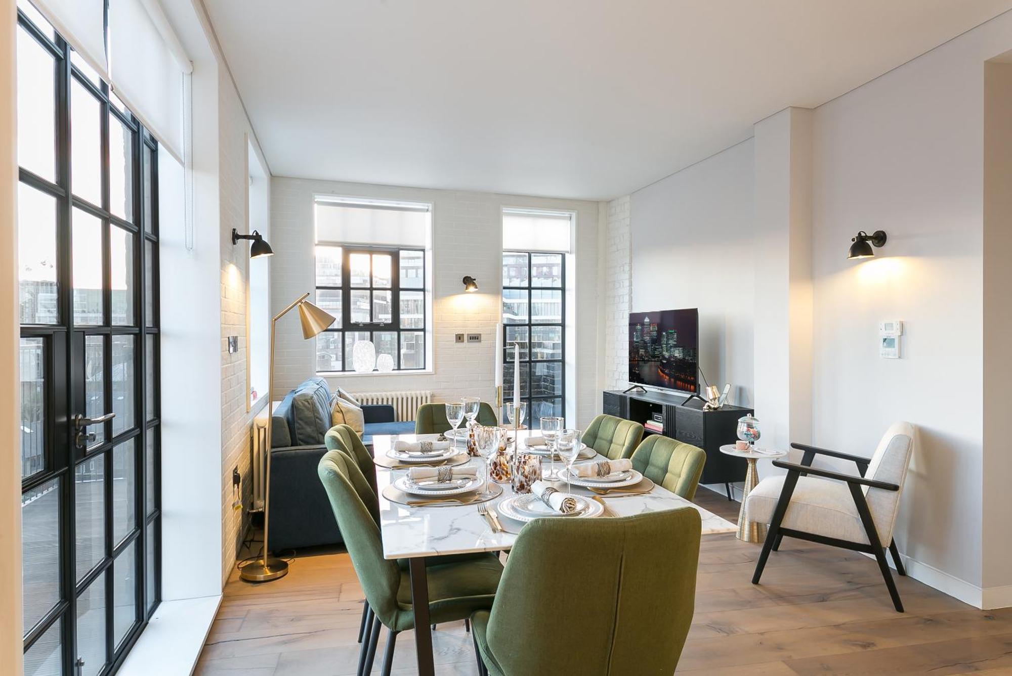 Urban Chic - Clink Street London