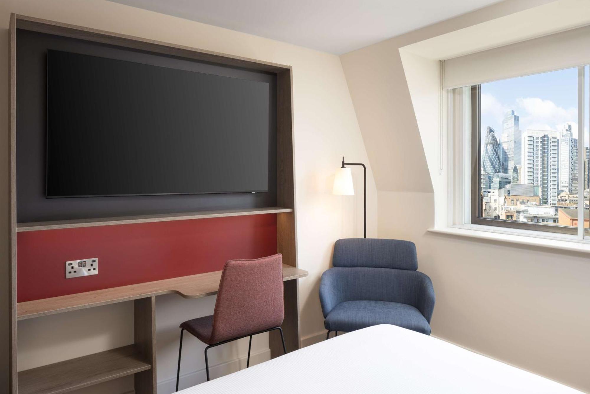 Hampton By Hilton Hotell 4*