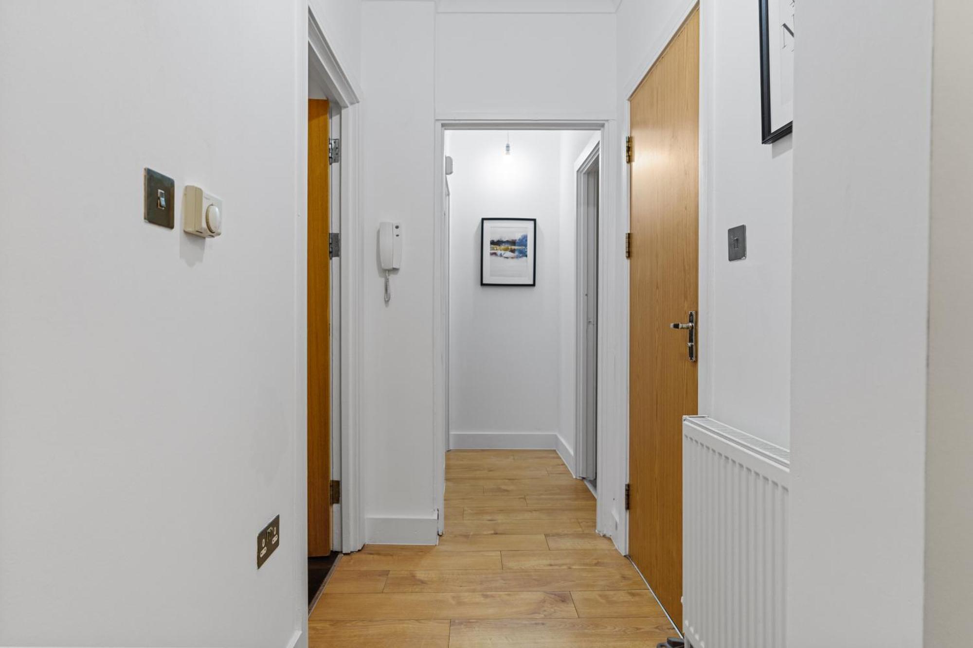 Affordable Studio, 1, 2 And 3 Bed In E14 Apartment *