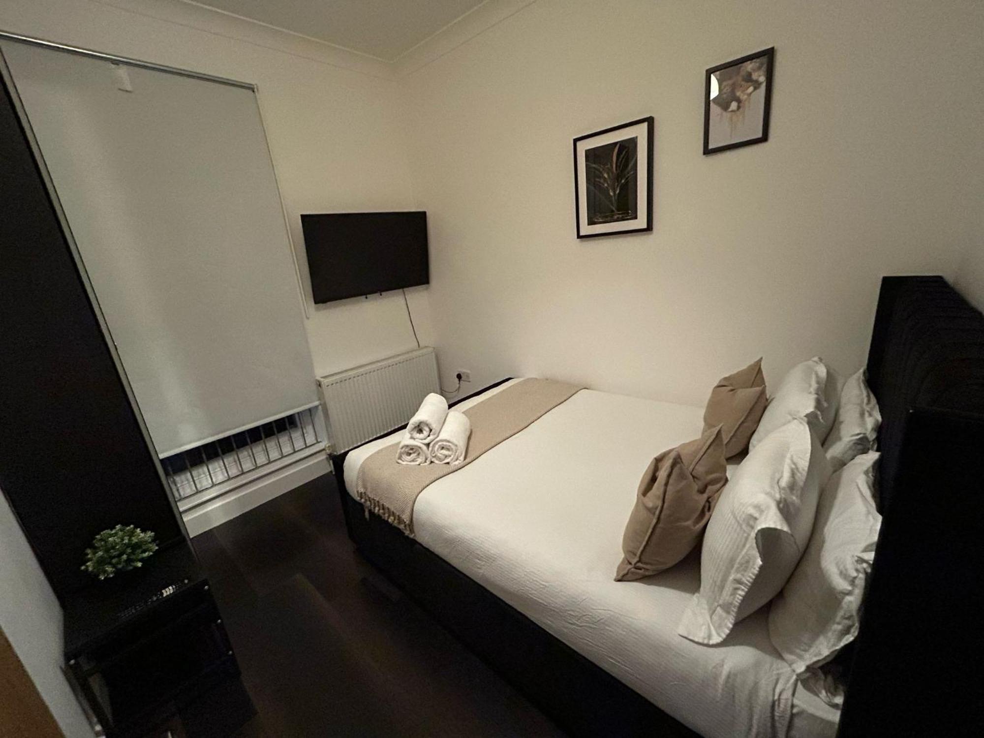 Affordable Studio, 1, 2 And 3 Bed In E14 Apartment *
