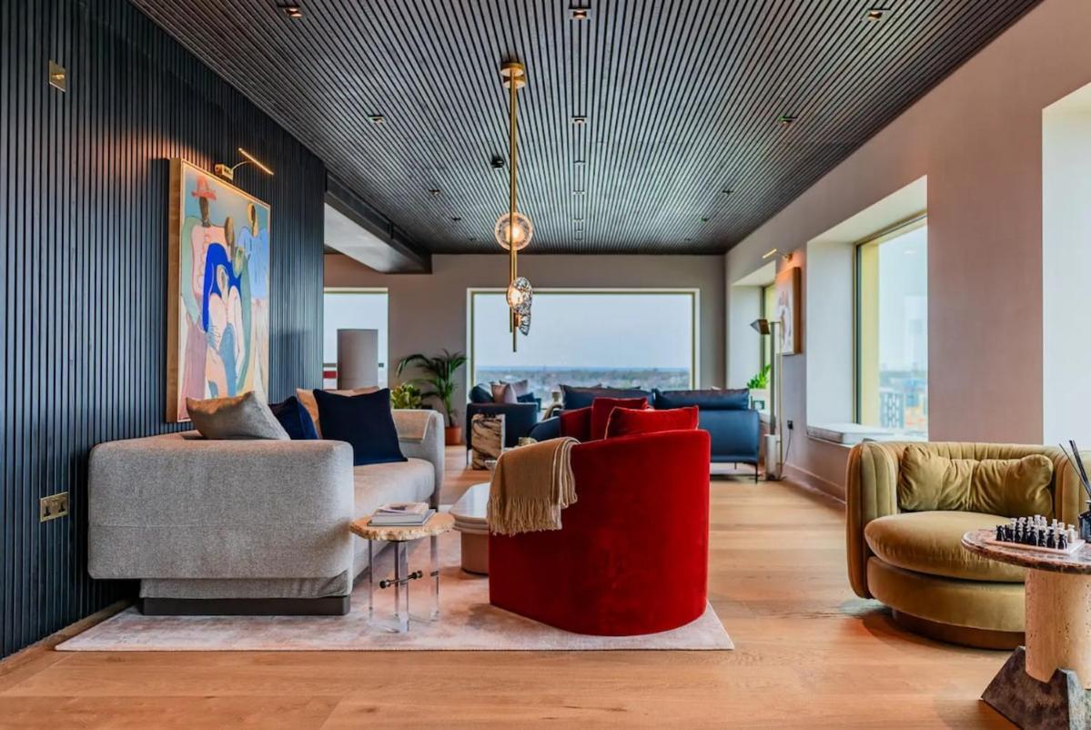Luxury 1 Bed Riverside With Sky Lounge Appartement