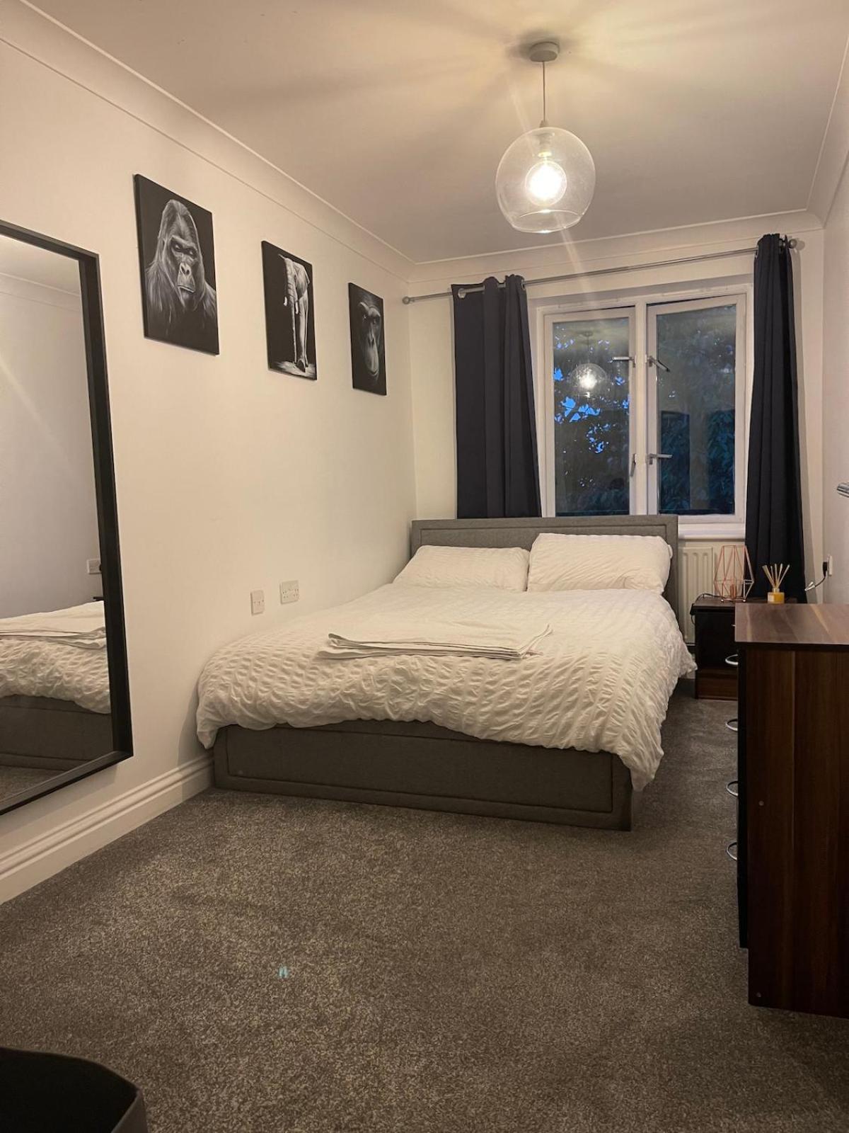 Appartement Lovely 2 Bedroom Flat With Free Parking And Wifi *